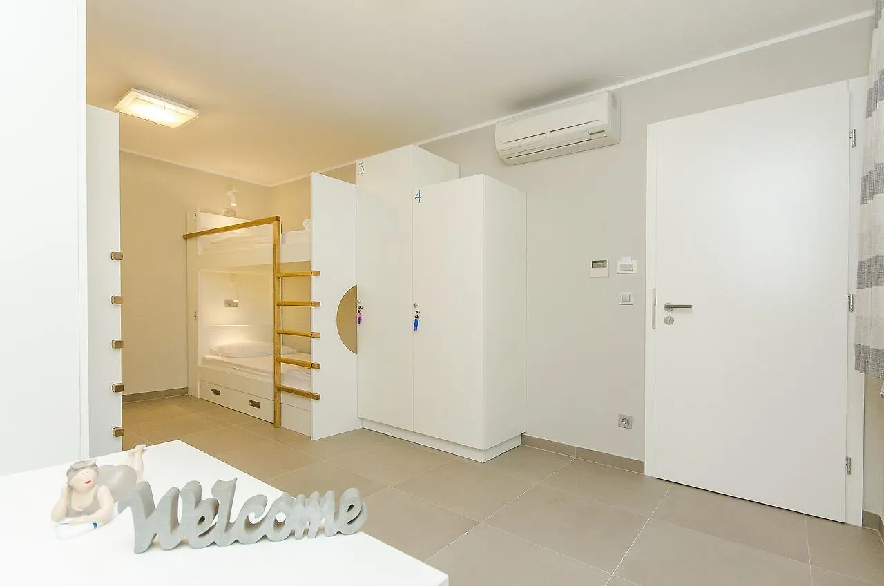 Hostel Dvor Split