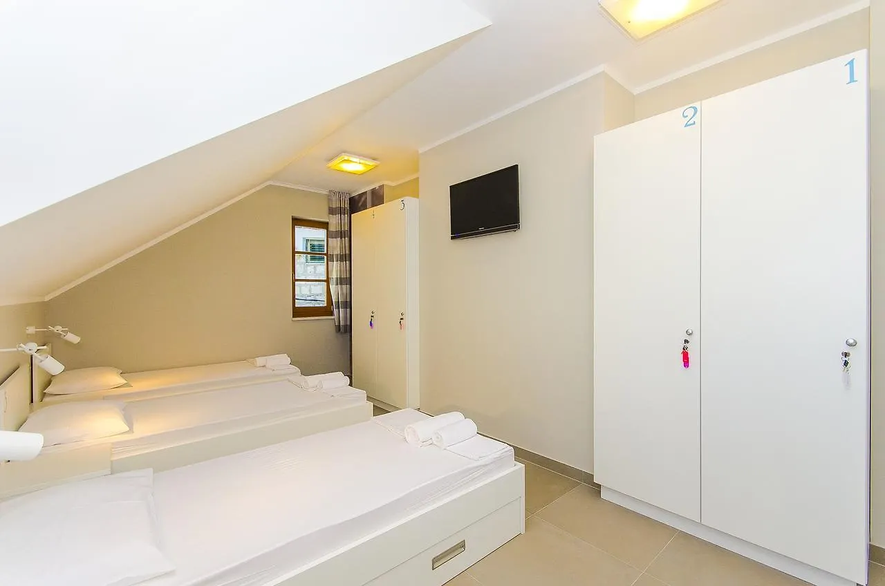 Hostel Dvor Split